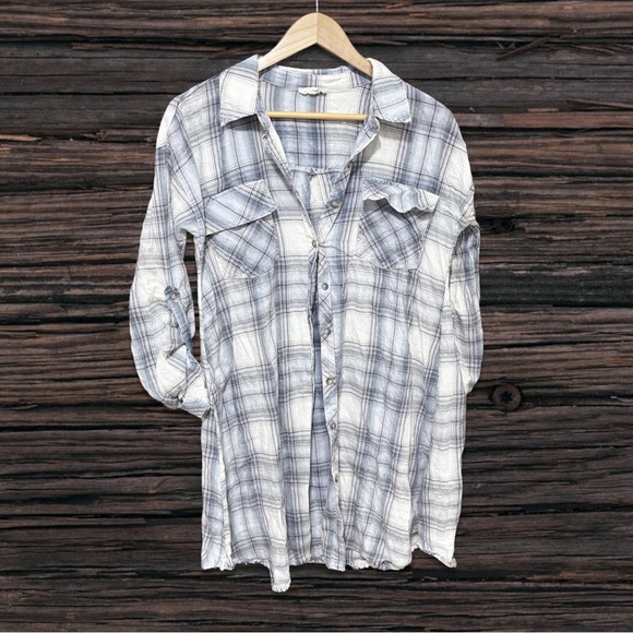 Mysteree Plaid Tunic - Picture 1 of 4